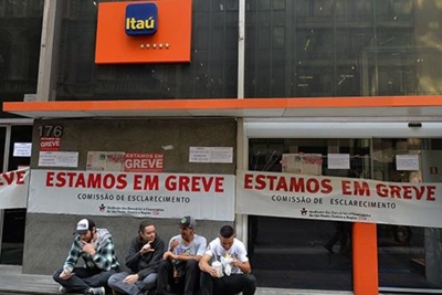 Brasil: Empleados de los bancos en huelga indefinida