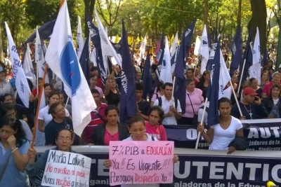 Paraguay: miles de docentes marchan para pedir mayor inversión en educación