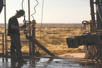 OIT: Duro golpe de la crisis petrolera a millones de empleados