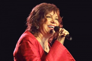 Cecilia Rossetto presenta en el Solís un espectáculo de música, humor y poesía