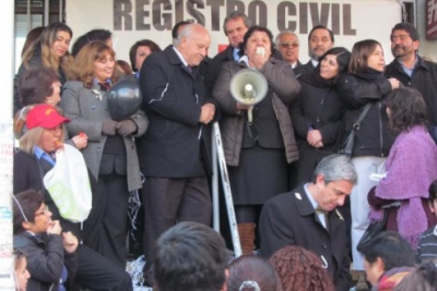 Chile: Trabajadores del Registro Civil evalúan radicalizar las movilizaciones