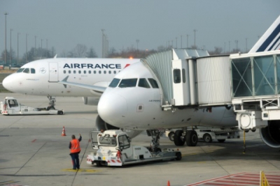 Francia: Casi 3.000 empleos amenazados en Air France, según sindicatos