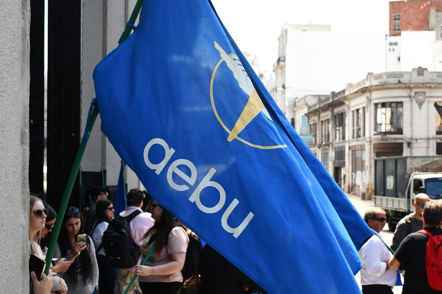 AEBU destrabó negociación en banca oficial y logró que el Gobierno ...
