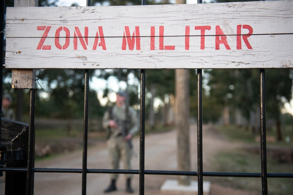 Militares